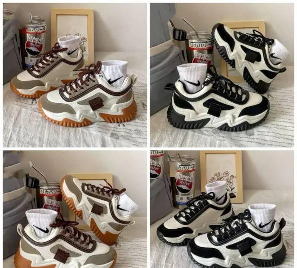Unisex quality sneakers.